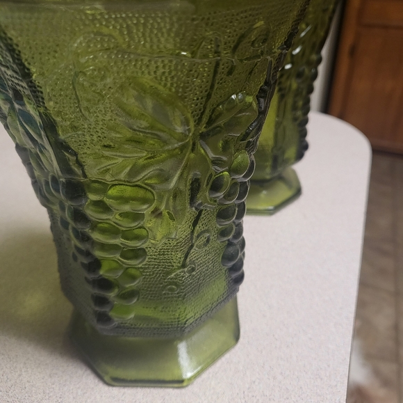Avocado Green Anchor Hocking Pedistool Vases - Picture 2 of 2